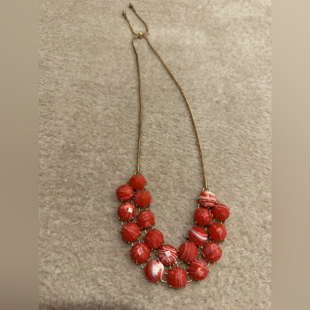 Summer coral color necklace beautiful gold tone chain✨